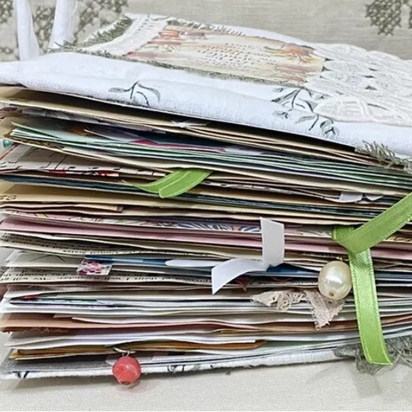 Junk journal White BOHO Garden Floral Interactive Handmade OOAK 232 Pages - Picture 8 of 11